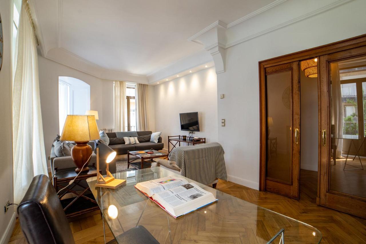 La Concha Cozy Balcony Apartment By Cisan Rentals San Sebastián Exteriör bild