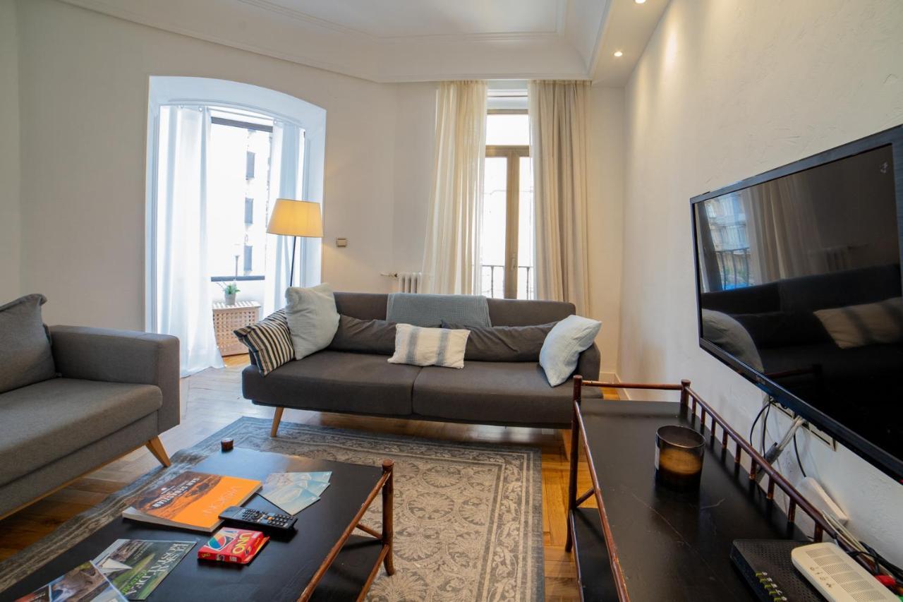 La Concha Cozy Balcony Apartment By Cisan Rentals San Sebastián Exteriör bild
