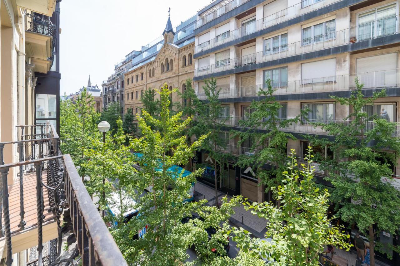 La Concha Cozy Balcony Apartment By Cisan Rentals San Sebastián Exteriör bild