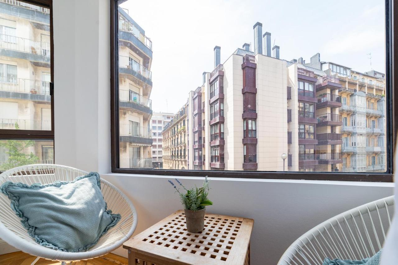 La Concha Cozy Balcony Apartment By Cisan Rentals San Sebastián Exteriör bild