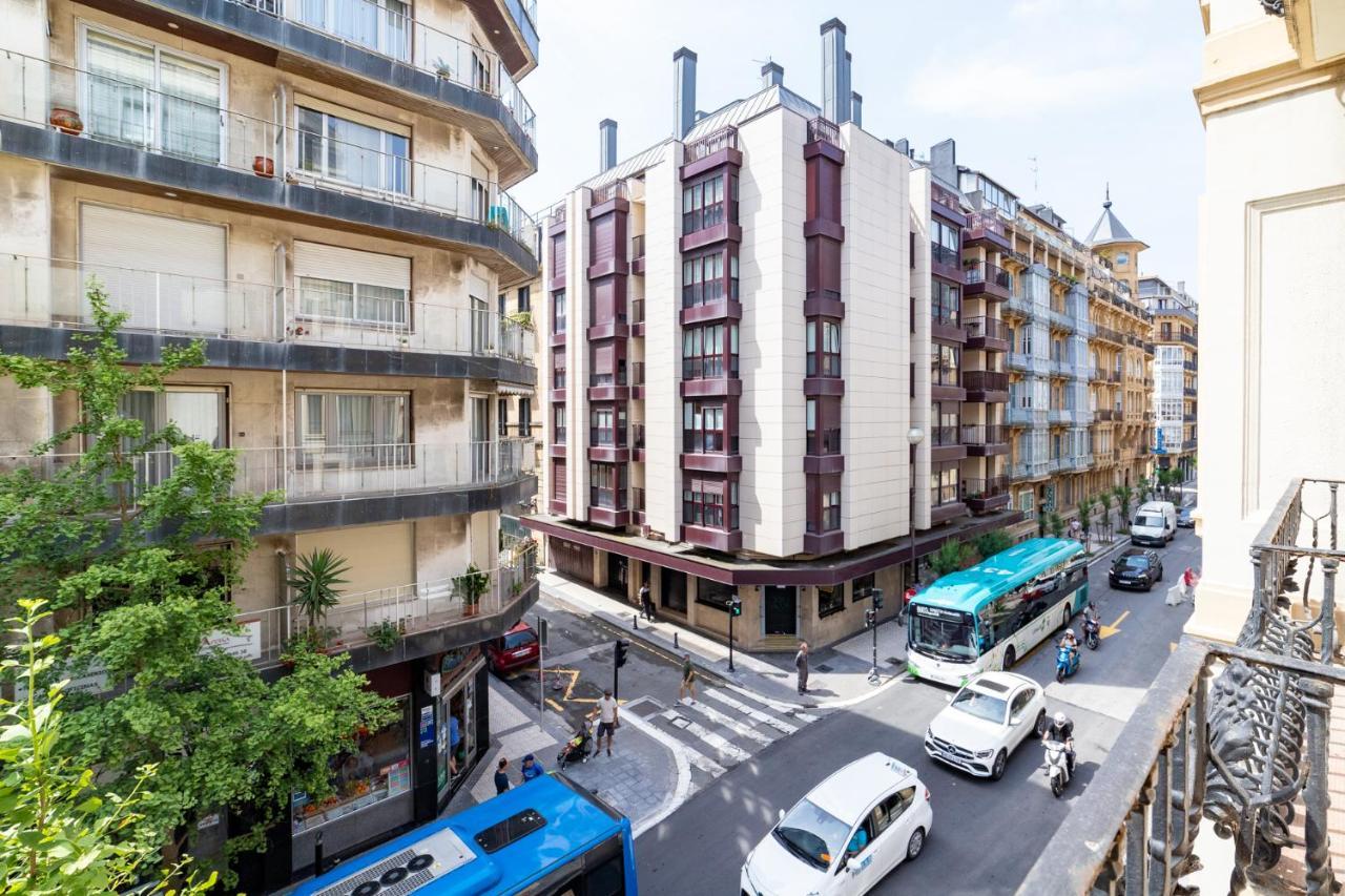 La Concha Cozy Balcony Apartment By Cisan Rentals San Sebastián Exteriör bild